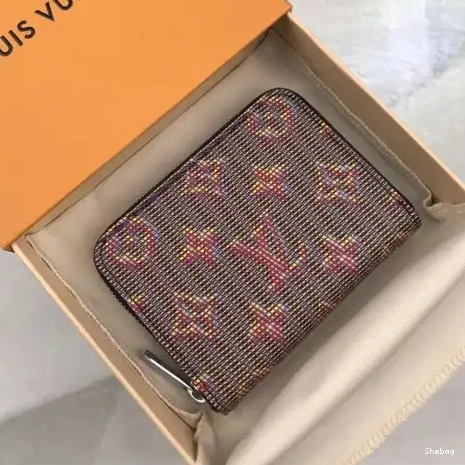 LV 19B570090 Bags 0707